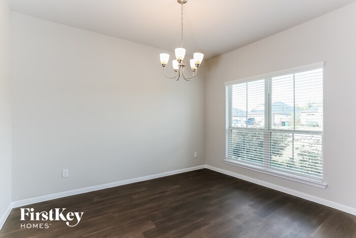 Building Photo - 7215 Victorville Dr