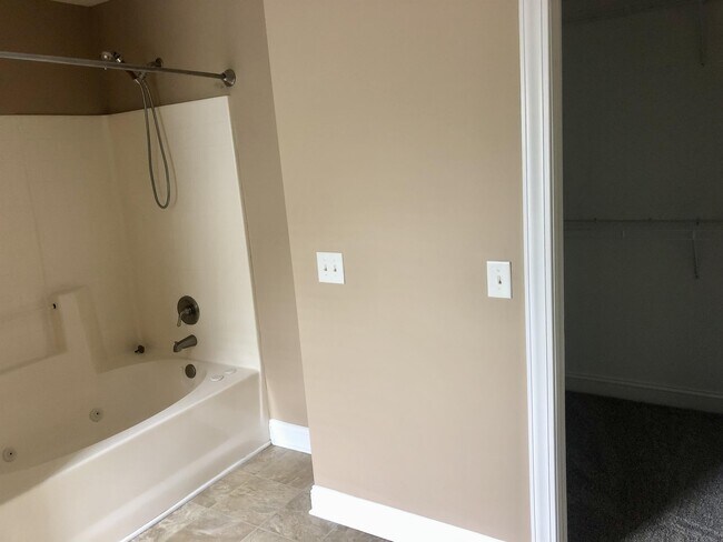 Building Photo - 2212B Sweet Bay Drive.