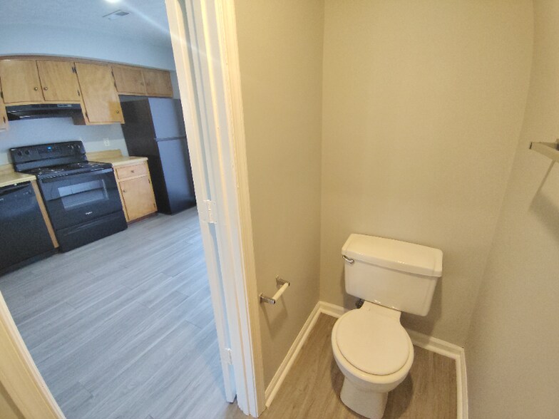 Building Photo - 4 Ferguson Dr