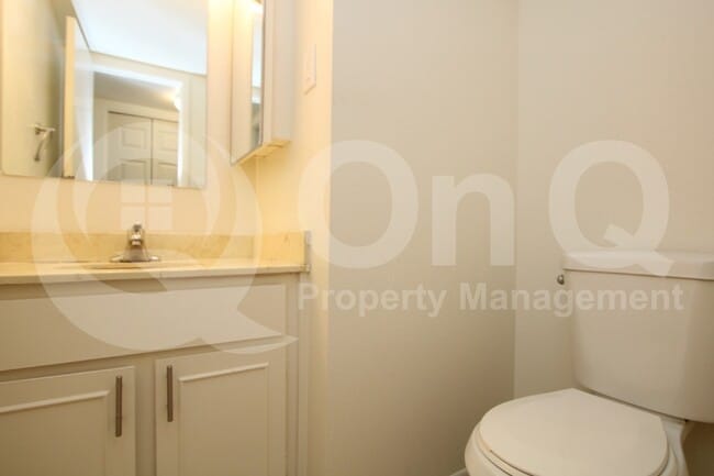 Building Photo - 6134 N 30th Ave
