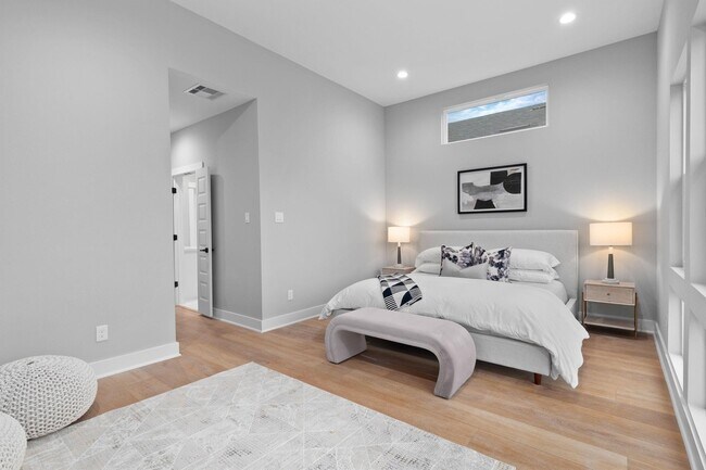 Building Photo - 4220 McKinley St