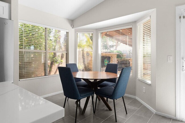 Building Photo - 3437 E Tonto Ln