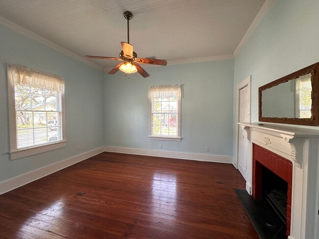 Building Photo - Historic Beauty in the Heart of Downtown Fernandina!