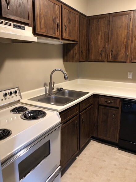 Building Photo - 505 Woodwind Ct