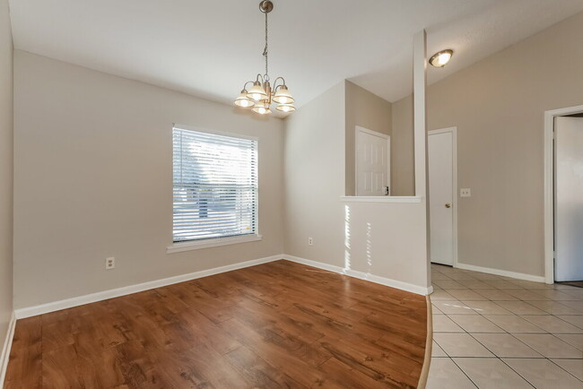 Building Photo - 1012 Cameo Crest Ln