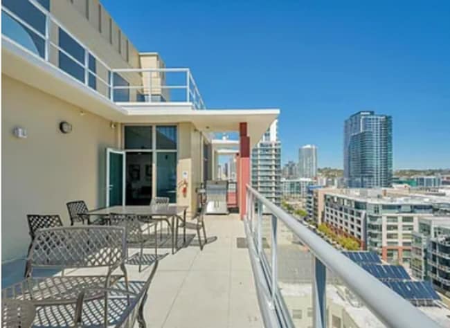 Building Photo - Immaculate 1Bdm 1Ba Condo with Massive Private Patio in the Diamond Terrace Building in Prime Dow...