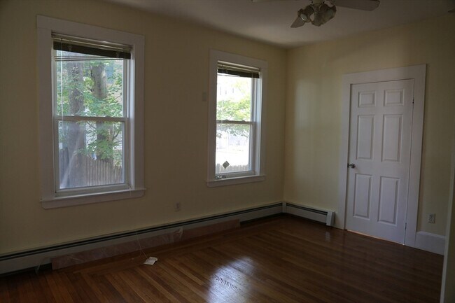 Building Photo - 130 Ash St