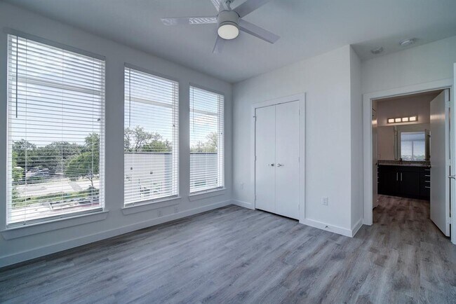 Building Photo - 13130 Pond Springs Rd