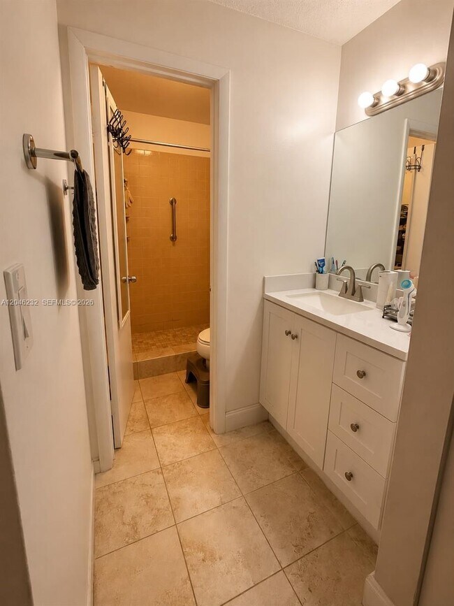Building Photo - 7954 NW 41 Ct