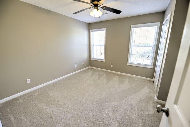 Building Photo - Gorgeous 3 BR, 2 BA , 1 Car Garage Home Of...