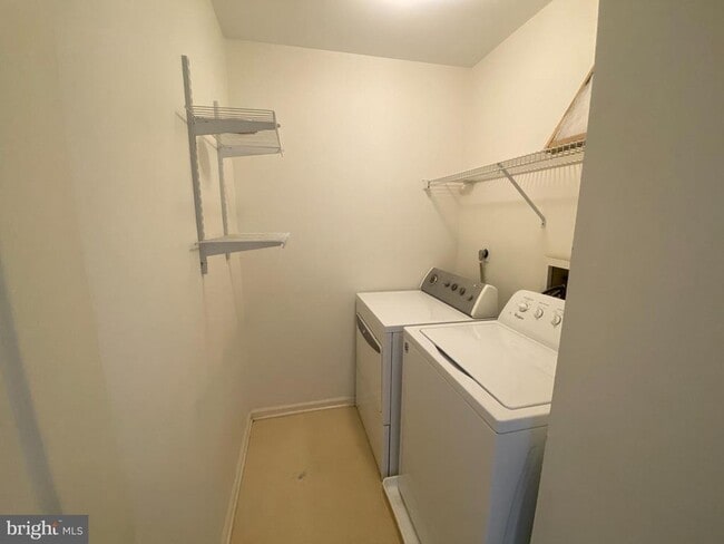 Building Photo - 6603 Colonial Ct