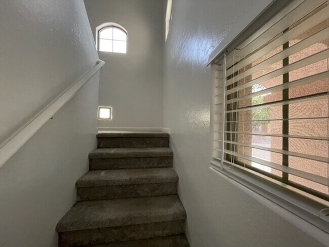 Building Photo - 3 Bedroom plus Den w/2.5 Bathrooms Chandler (AZ Ave. and Warner)