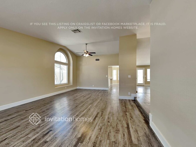 Building Photo - 1223 Little Sidnee Dr