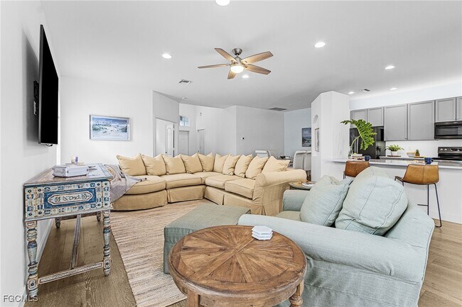 Building Photo - 13060 Sail Away St