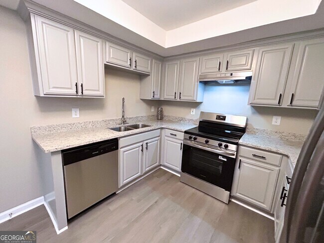 Building Photo - 3793 Rainbow Dr