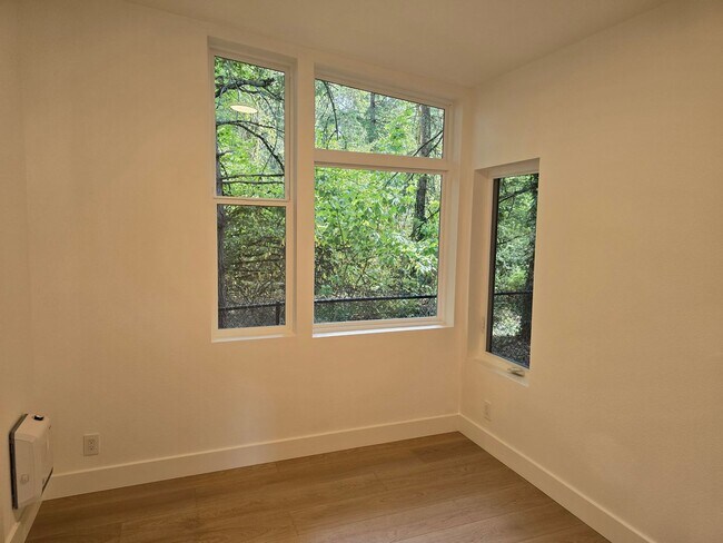 Building Photo - 7024 SW 152nd Ave