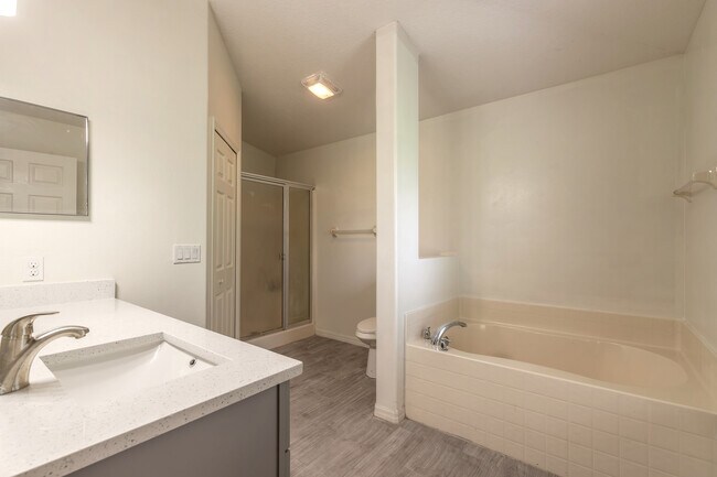 Building Photo - 109 Blue Daze Cir