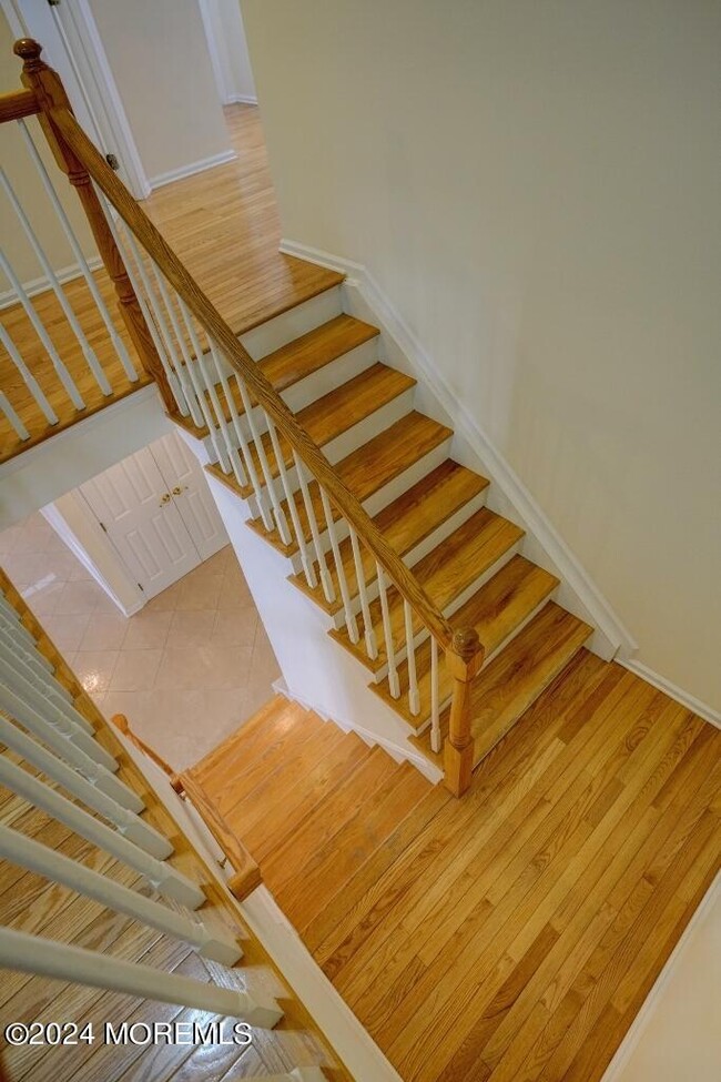 Building Photo - 6 Mulberry Ln