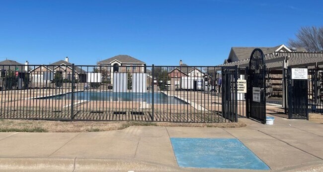 Building Photo - Newer 2 Story Home in Burleson with Commun...