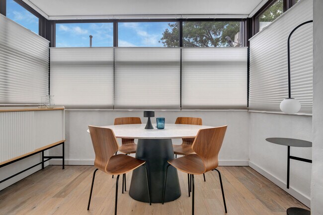 Building Photo - 1412 15th St NW