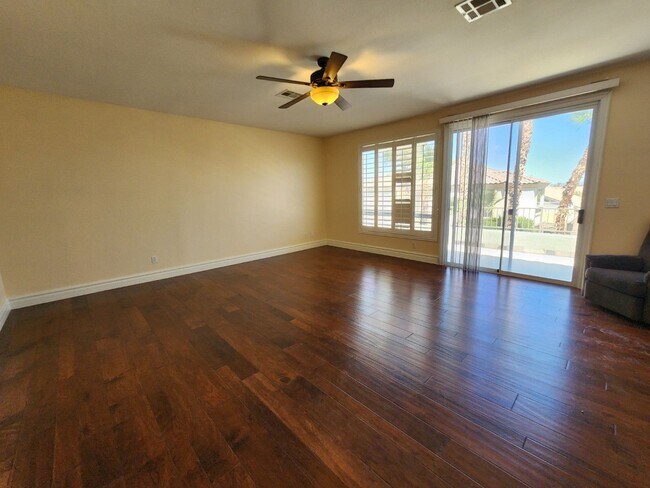 Building Photo - Beautifully Upgraded Southern Highlands Ga...