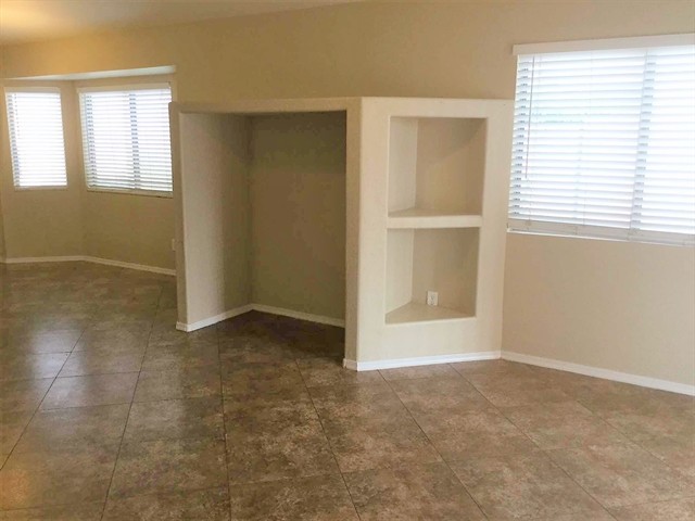 Building Photo - 9029 W Avalon Dr