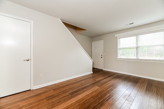 Building Photo - 1319 Mathis Ferry Rd