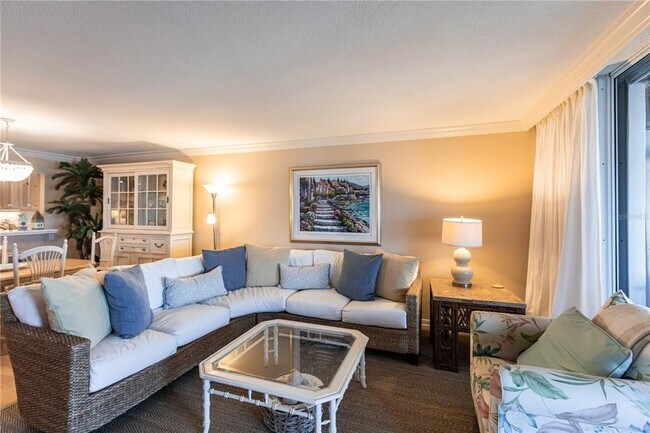 Building Photo - 1055 W Peppertree Dr