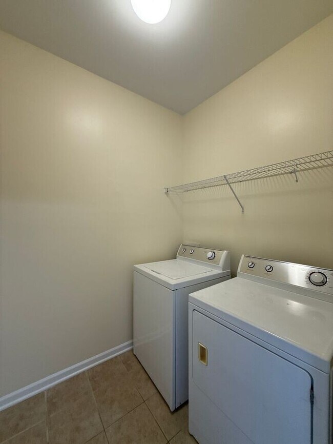 Building Photo - Summerfield Townhomes