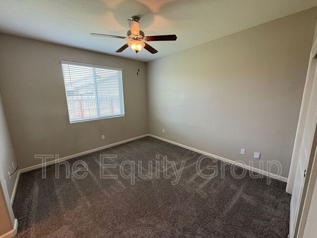 Building Photo - 3234 N Noyes Ct