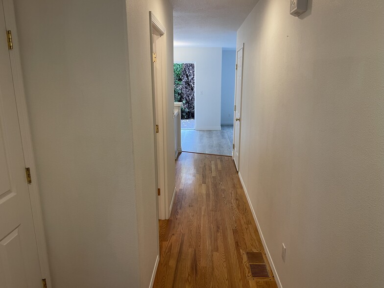 Building Photo - 16586 NW Desert Canyon Dr