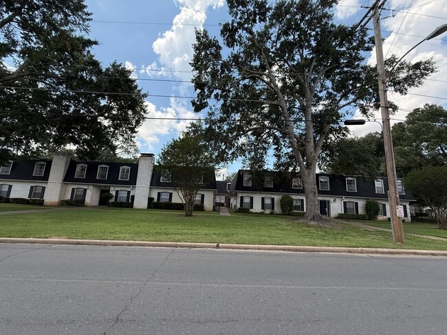 Building Photo - 3730 Fairfield Ave