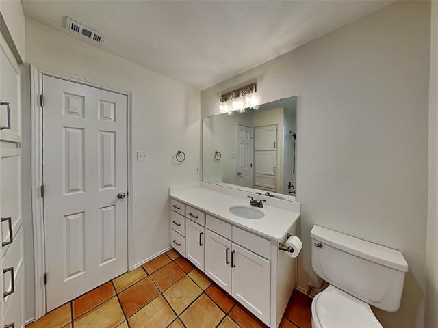 Building Photo - 9382 Live Oak Ln