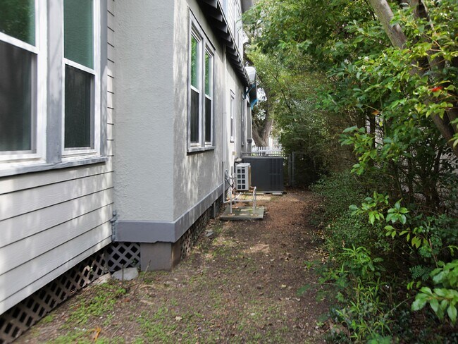 Building Photo - 1911 34th St