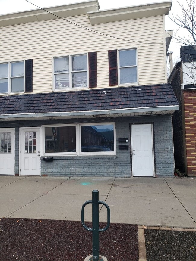 Building Photo - 223-227 East Dominick