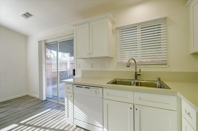 Building Photo - 5337 Saint Barts Ct