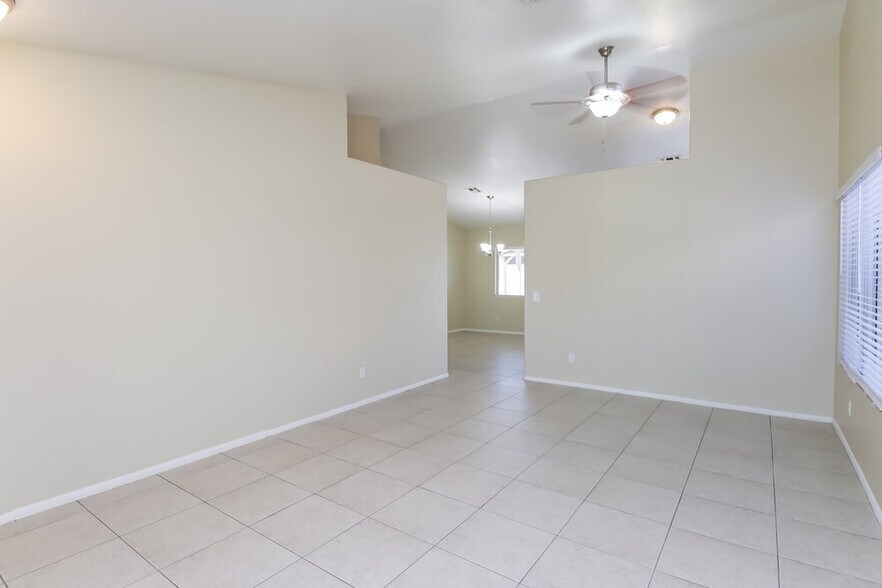 Building Photo - 16048 W Desert Bloom St