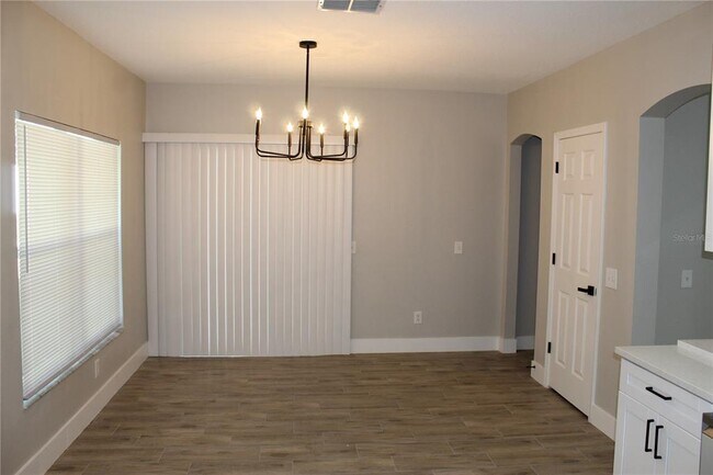 Building Photo - 16111 Stags Leap Dr