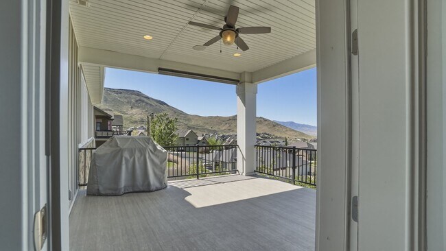 Building Photo - Luxurious Herriman 6 Bed with Indoor Court, Theater & Stunning Views!!!