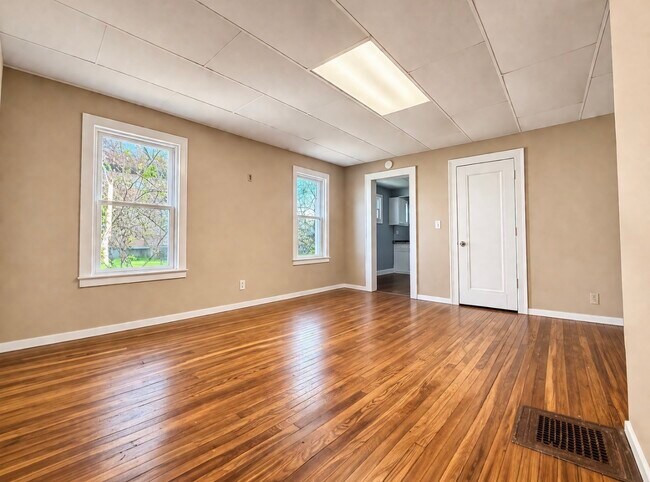 Building Photo - 274 Chenango St