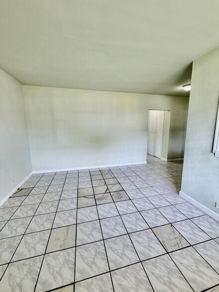 Building Photo - 71 NW 76th St