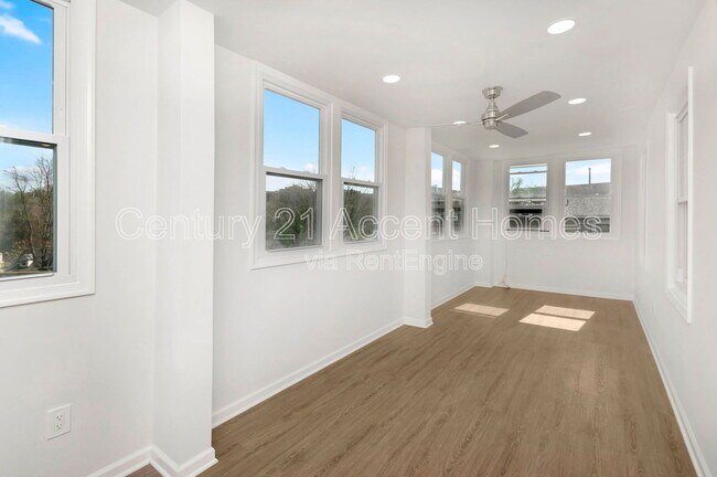 Building Photo - 5026 23rd St S