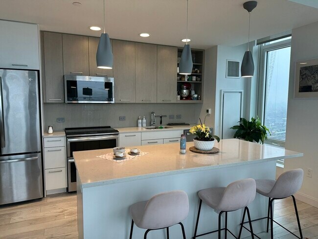 Building Photo - 125 Guest St