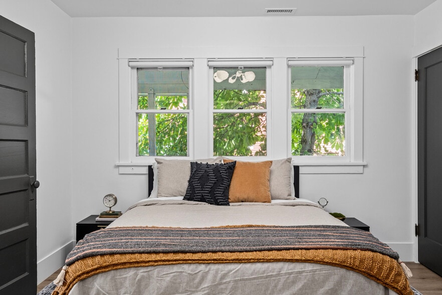 Building Photo - 428 S 400 W