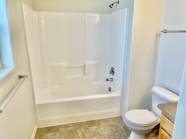 Building Photo - New on the Market!