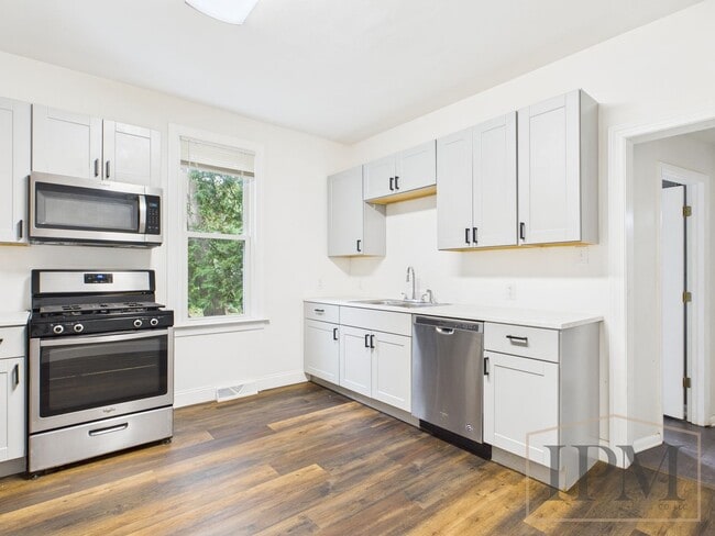 Building Photo - 1/2 OFF 1st Months Rent! Available Now!  D...