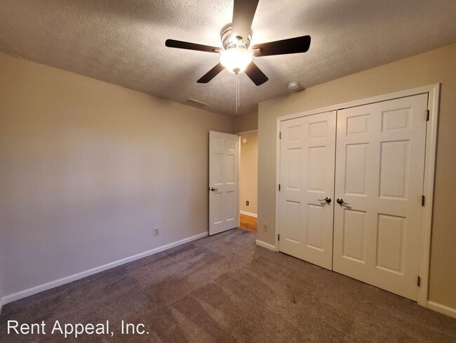 Building Photo - 4 br, 2.5 bath House - 2675 Shadow Pine Dr