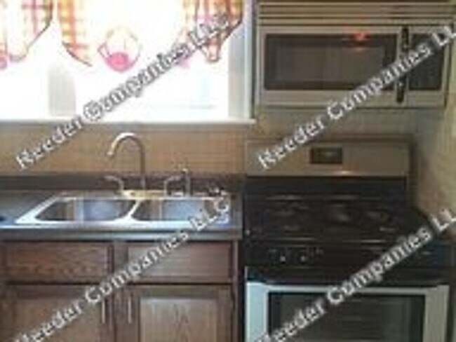 Building Photo - Newly remodeled 2 Bedroom house
