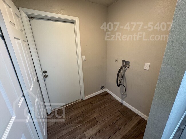Building Photo - Fully Remodeled 4BR/2BA Home – Move-In Ready!