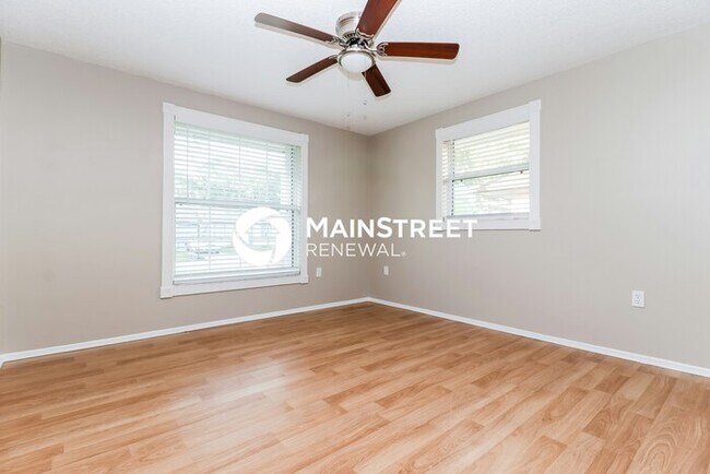 Building Photo - 3 Bedroom Pet-Friendly Home in New Port Richey, FL with Main Street Renewal